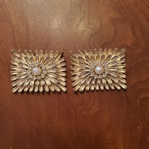 Tiptoe Vintage Rectangular Gold Tone Burst w/ Pearl/Rhinestone Shoe Clip